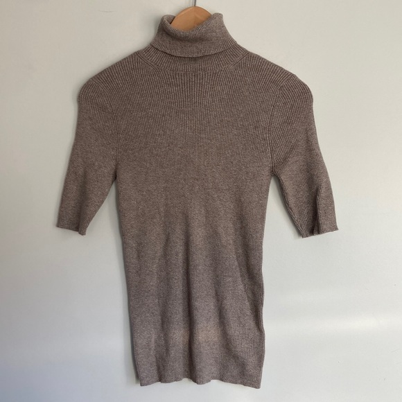 Express|Tan Ribbed Knit Short Sleeve Turtleneck sz M - Picture 1 of 5